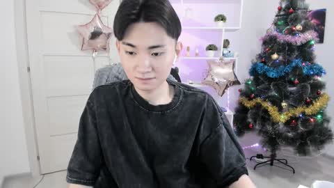 Snapshot of miram_yoo chatting on December 25, 4:54 am online show from December 25, 4:54 am