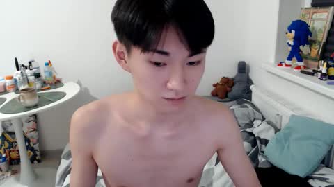 Snapshot of miram_yoo chatting on October 12, 4:06 am              online show from October 12, 4:06 am