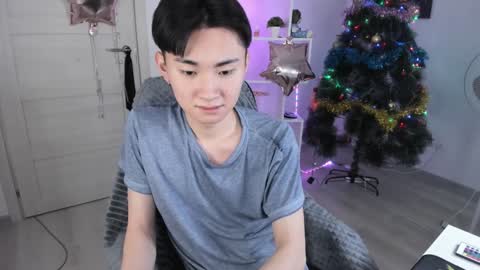 Snapshot of miram_yoo chatting on December 29, 11:40 am online show from December 29, 11:40 am