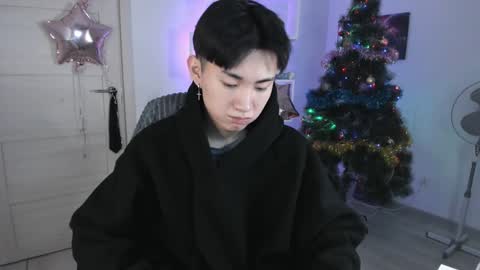 Snapshot of miram_yoo chatting on December 30, 8:15 pm online show from December 30, 8:15 pm