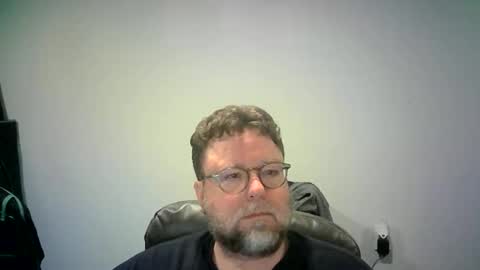 Snapshot of mister_happy567 chatting on October 24, 5:31 am Mr. Happy online show from October 24, 5:31 am