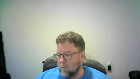 Snapshot of mister_happy567 chatting on October 15, 7:05 am Mr. Happy online show from October 15, 7:05 am