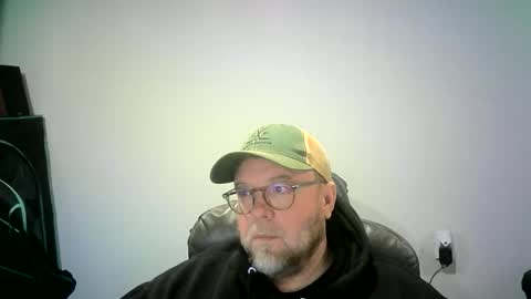 Snapshot of mister_happy567 chatting on October 14, 6:53 am Mr. Happy online show from October 14, 6:53 am