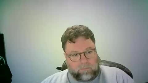 Snapshot of mister_happy567 chatting on October 27, 5:54 am Mr. Happy online show from October 27, 5:54 am