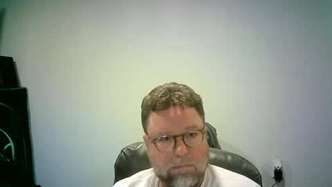 Snapshot of mister_happy567 chatting on October 17, 5:33 am Mr. Happy online show from October 17, 5:33 am