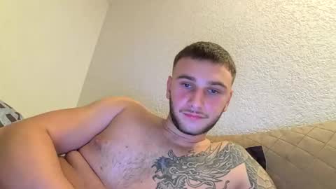 Brokebutcute online show from October 13, 8:59 pm