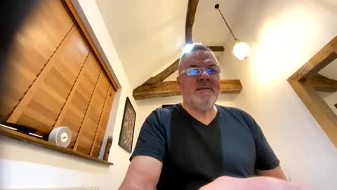 Snapshot of misterblivs chatting on December 28, 7:44 am Misterblivs online show from December 28, 7:44 am