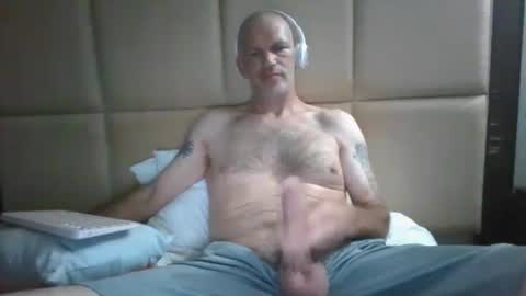 Snapshot of misterhunt81 chatting on October 3, 11:43 pm Mister81 online show from October 3, 11:43 pm