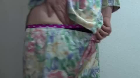 Snapshot of mistersnook chatting on December 19, 6:56 am Mistersnook online show from December 19, 6:56 am