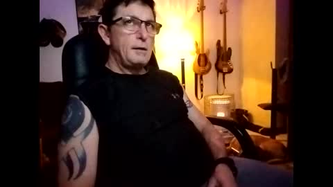 Snapshot of mitchnails69 chatting on January 12, 9:19 am BobbyMitchGa online show from January 12, 9:19 am