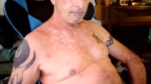 Snapshot of mitchnails69 chatting on October 5, 2:43 pm BobbyMitchGa online show from October 5, 2:43 pm