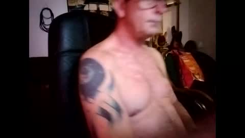 Snapshot of mitchnails69 chatting on December 23, 2:13 am BobbyMitchGa online show from December 23, 2:13 am