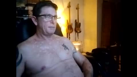 Snapshot of mitchnails69 chatting on January 10, 8:07 am BobbyMitchGa online show from January 10, 8:07 am