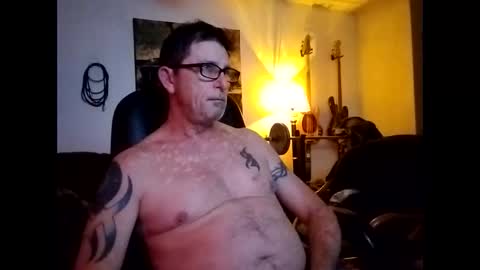Snapshot of mitchnails69 chatting on December 16, 9:24 am BobbyMitchGa online show from December 16, 9:24 am