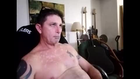 Snapshot of mitchnails69 chatting on December 9, 4:45 am BobbyMitchGa online show from December 9, 4:45 am