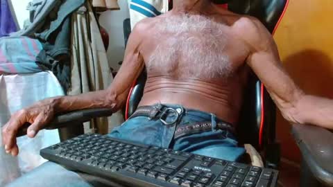 Snapshot of mjmadurengue chatting on January 16, 3:45 am Mario jose online show from January 16, 3:45 am