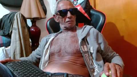 Snapshot of mjmadurengue chatting on January 7, 7:01 am Mario jose online show from January 7, 7:01 am