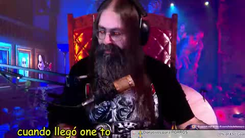 Snapshot of mjolnirinyou chatting on October 31, 10:57 pm Lois online show from October 31, 10:57 pm