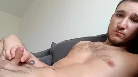 mladyklucina online show from November 13, 9:25 am