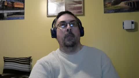 Snapshot of mmr45 chatting on October 20, 3:43 am mmr45 online show from October 20, 3:43 am