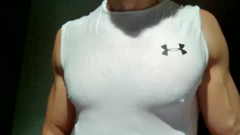 Snapshot of mmuscularman chatting on January 27, 8:40 am mmuscularman online show from January 27, 8:40 am