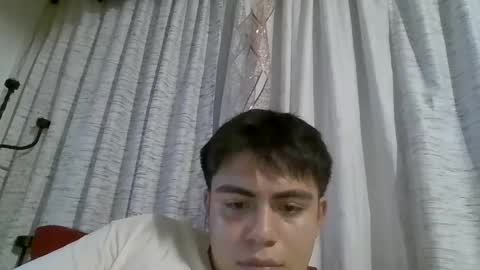 molimoli08 online show from December 12, 2:26 am