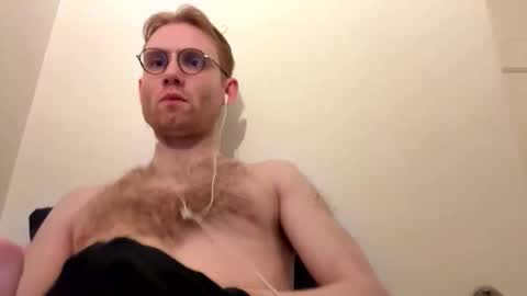 Snapshot of molliter chatting on October 28, 12:35 am molliter online show from October 28, 12:35 am