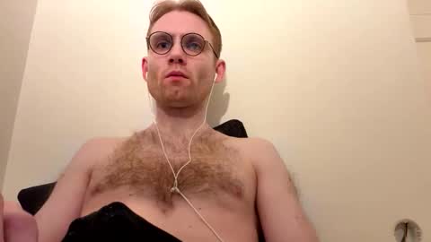 Snapshot of molliter chatting on October 27, 12:24 am molliter online show from October 27, 12:24 am