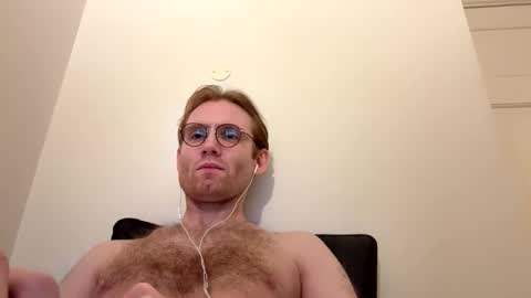 Snapshot of molliter chatting on October 11, 2:04 am molliter online show from October 11, 2:04 am