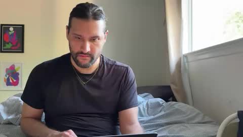 molten_escargot online show from January 18, 12:28 am