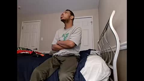 moneyboysaveg584 online show from April 12, 10:06 am