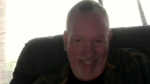 Snapshot of monkeedance chatting on December 16, 5:54 pm Monkee Dance online show from December 16, 5:54 pm