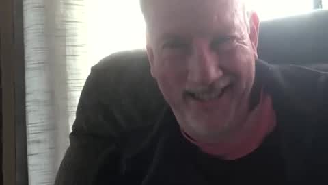 Snapshot of monkeedance chatting on December 22, 9:31 pm Monkee Dance online show from December 22, 9:31 pm