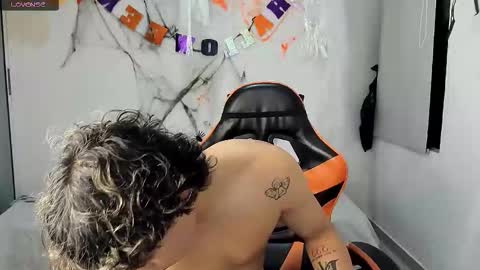 montes_juan online show from October 21, 1:52 am