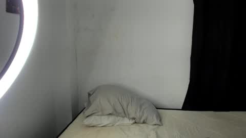 Snapshot of montes_juan chatting on September 11, 7:13 pm montes_juan online show from September 11, 7:13 pm