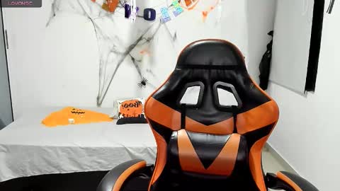 montes_juan online show from October 27, 1:52 am