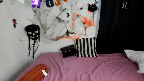 montes_juan online show from October 19, 5:49 pm