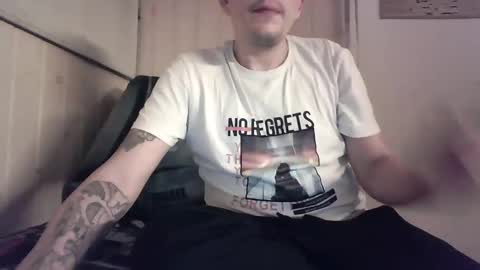 Snapshot of moonlines chatting on December 24, 5:49 am BouncyBoner online show from December 24, 5:49 am