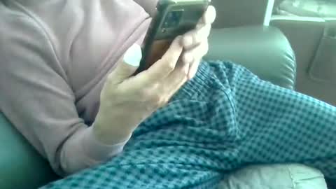 Snapshot of moonstone77 chatting on March 6, 2:51 am moonstone77 online show from March 6, 2:51 am