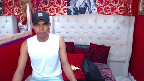 duohot23 online show from October 14, 11:45 pm