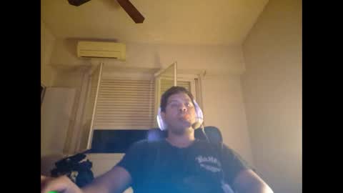 Snapshot of morocho777 chatting on February 19, 5:27 am Bruno online show from February 19, 5:27 am