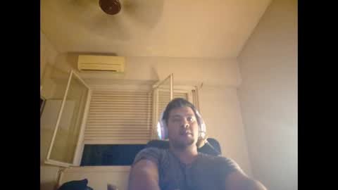 Snapshot of morocho777 chatting on February 20, 5:23 am Bruno online show from February 20, 5:23 am