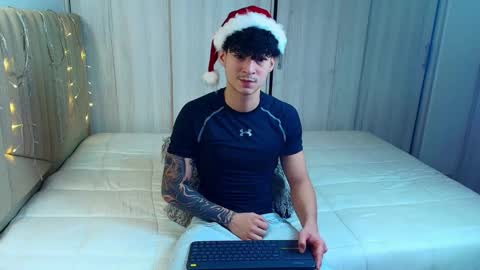 Snapshot of morthy_downey chatting on December 19, 2:02 pm Morthy online show from December 19, 2:02 pm