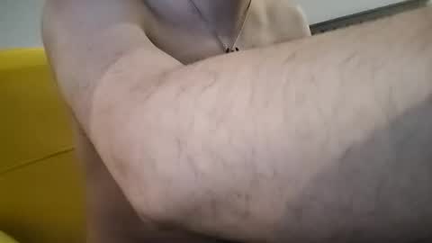 Snapshot of moss127 chatting on December 6, 6:28 pm twennysevv27 online show from December 6, 6:28 pm