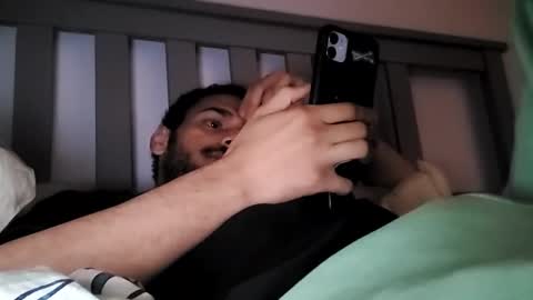 Snapshot of moss127 chatting on January 12, 2:35 am twennysevv27 online show from January 12, 2:35 am