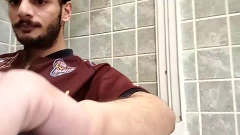 Snapshot of moss127 chatting on December 15, 3:20 pm twennysevv27 online show from December 15, 3:20 pm