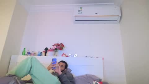 Snapshot of moss127 chatting on January 29, 3:12 am twennysevv27 online show from January 29, 3:12 am