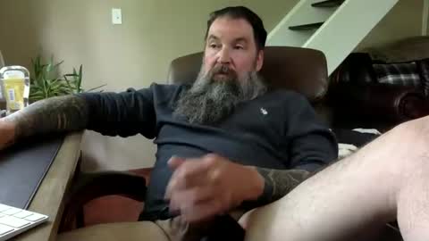 mountainman69696 online show from May 17, 12:56 pm