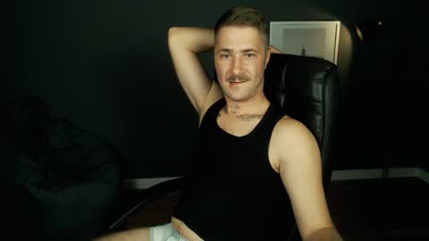 Snapshot of mr_at chatting on September 17, 7:09 am Artur online show from September 17, 7:09 am