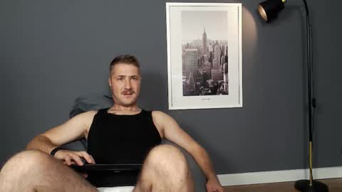 Snapshot of mr_at chatting on September 22, 7:30 am Artur online show from September 22, 7:30 am